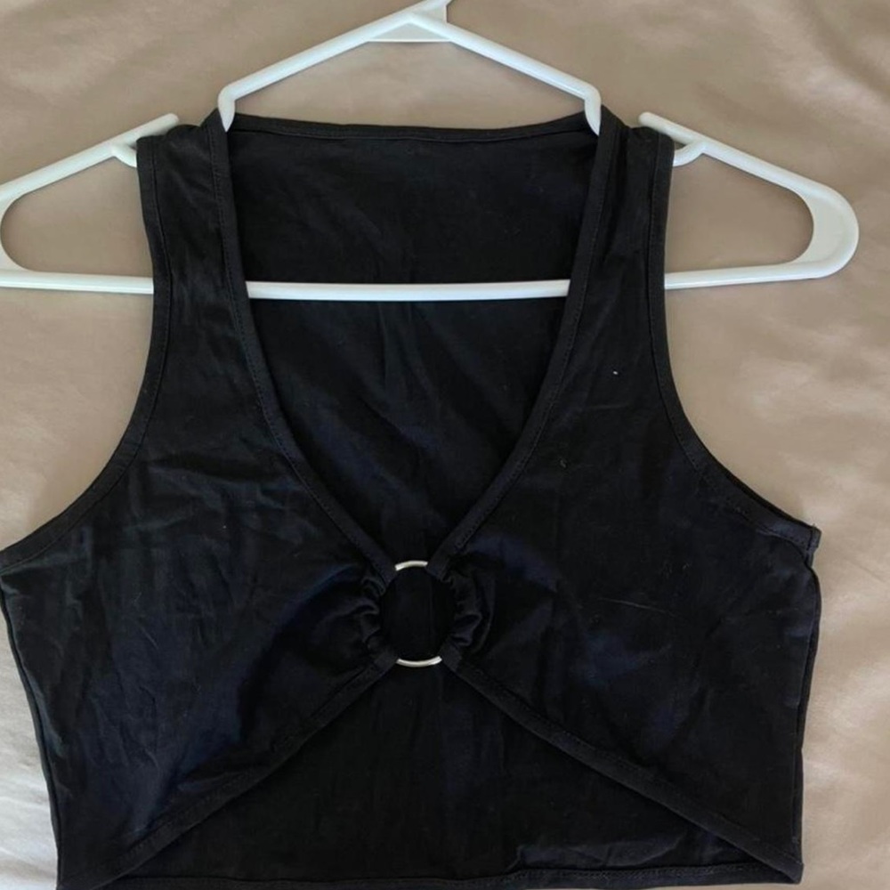 V neck crop tank with metal gathering detail